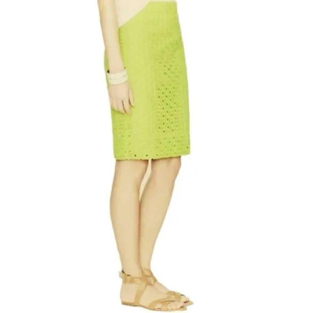 J. Crew 100% Cotton Citron Green Circle Eyelet No 2 Pencil Skirt • Size 2 ⬇️
